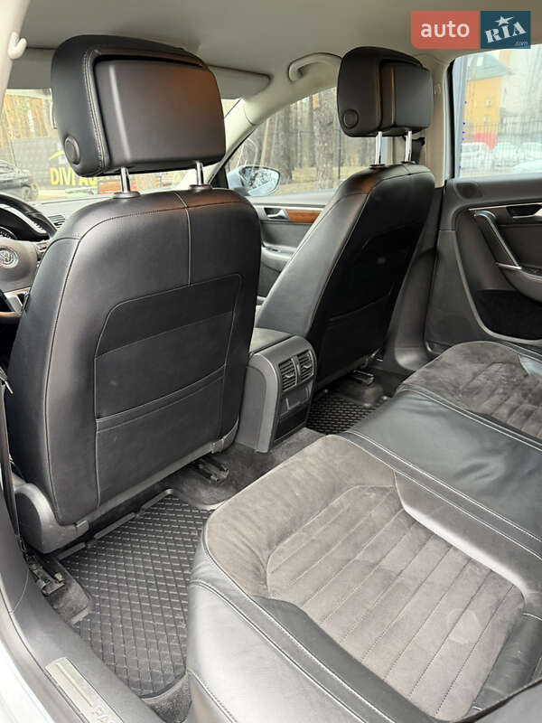 Седан Volkswagen Passat 2012 в Киеве