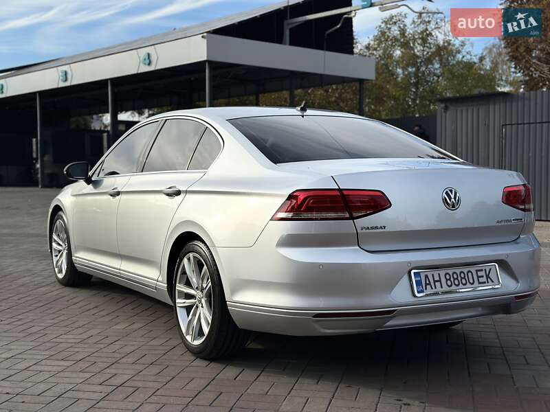 Седан Volkswagen Passat 2015 в Запорожье