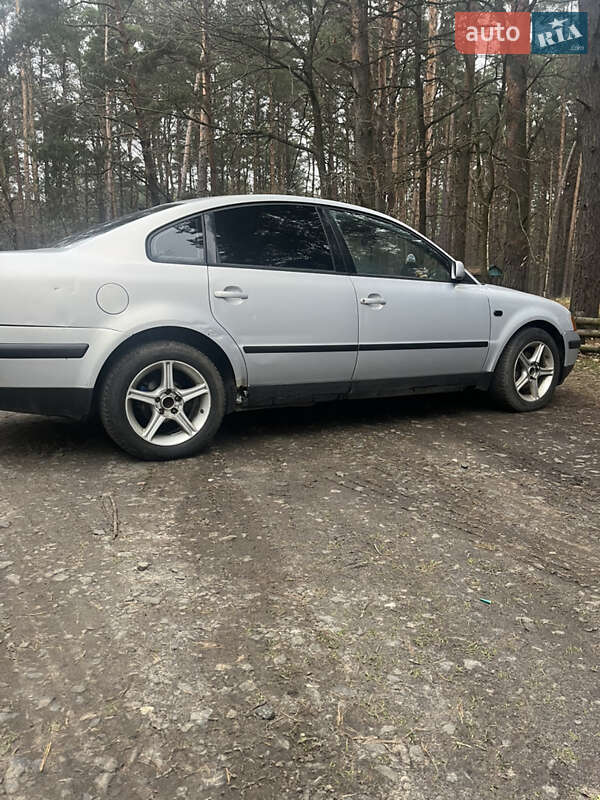 Седан Volkswagen Passat 1997 в Ковеле