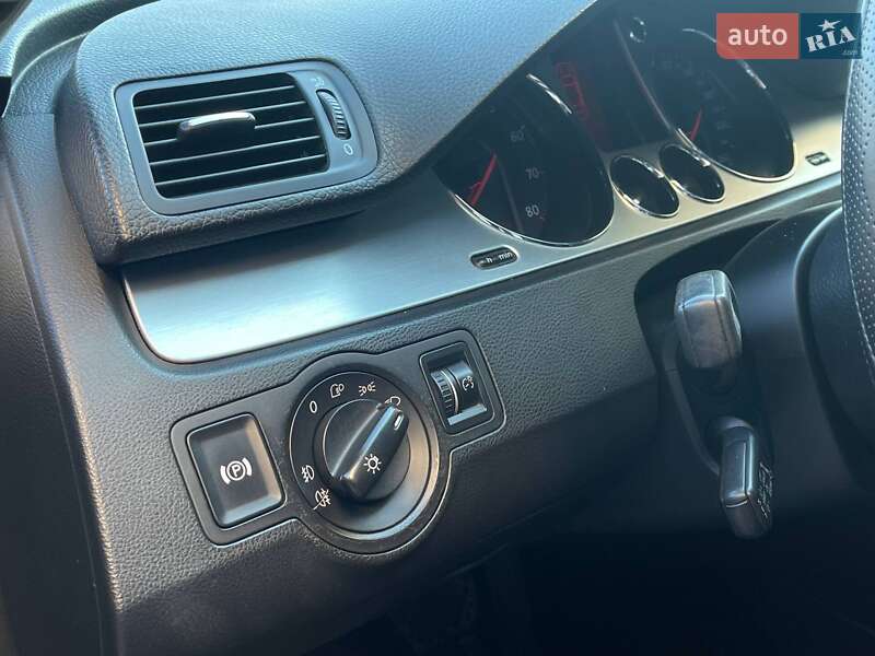 Седан Volkswagen Passat 2008 в Николаеве