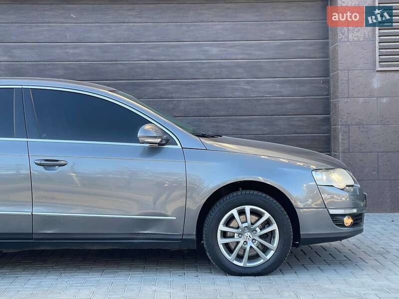 Седан Volkswagen Passat 2008 в Николаеве
