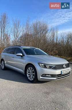 Универсал Volkswagen Passat 2016 в Звягеле