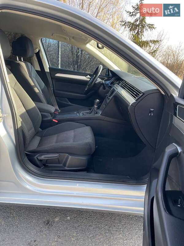 Универсал Volkswagen Passat 2016 в Звягеле