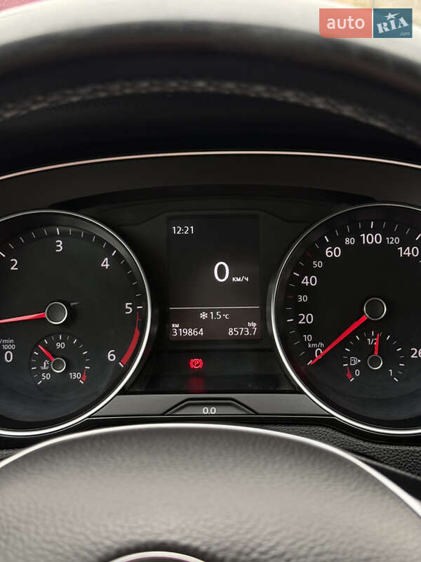 Седан Volkswagen Passat 2015 в Хусте