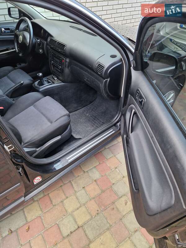 Седан Volkswagen Passat 2003 в Черкассах