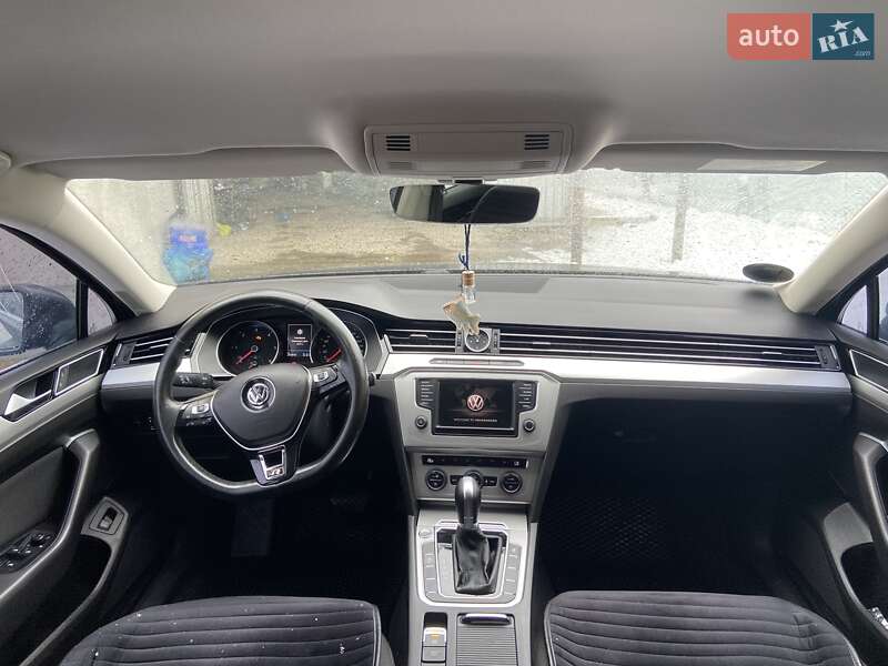 Универсал Volkswagen Passat 2017 в Ивано-Франковске