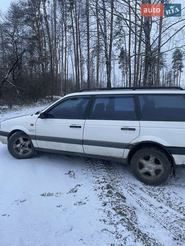 Универсал Volkswagen Passat 1992 в Пересечном