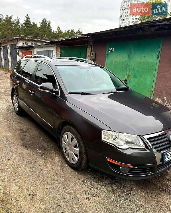 Універсал Volkswagen Passat 2010 в Києві
