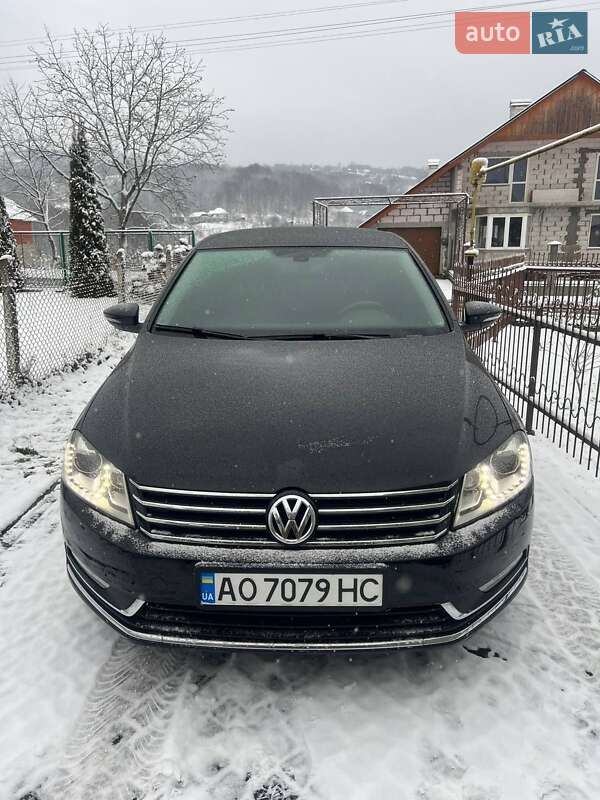 Седан Volkswagen Passat 2012 в Іршаві