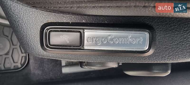 Універсал Volkswagen Passat 2015 в Чернівцях