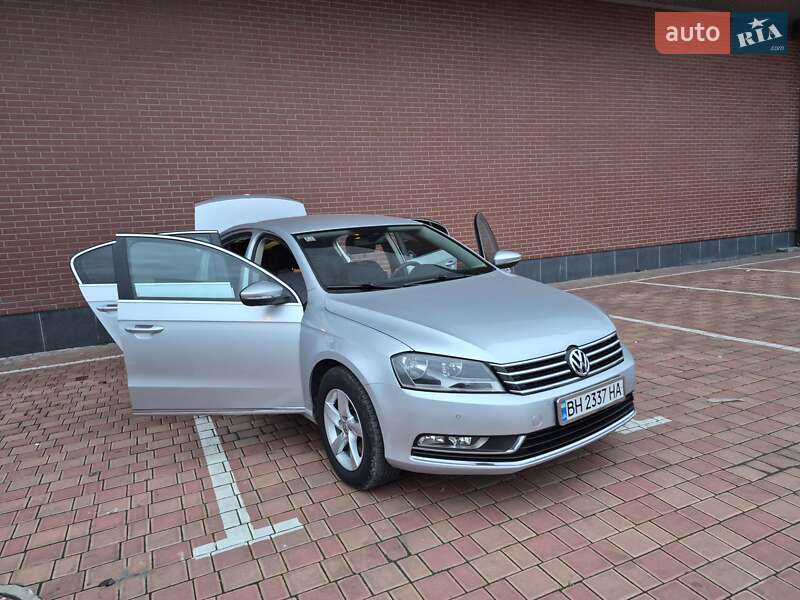 Седан Volkswagen Passat 2011 в Одессе фото 8 Седан Volkswagen Passat 2011 в Одессе