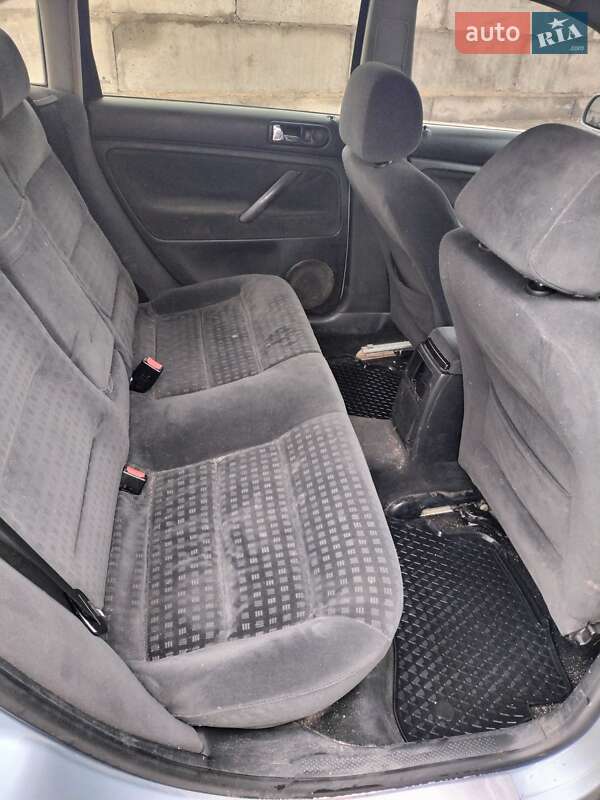 Седан Volkswagen Passat 2000 в Дашеве