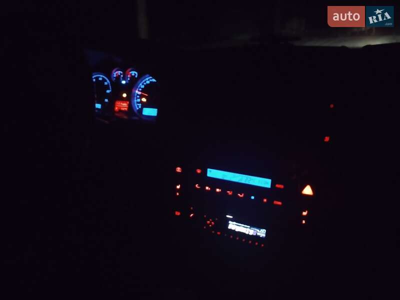 Седан Volkswagen Passat 2004 в Калиновке фото 4 Седан Volkswagen Passat 2004 в Калиновке