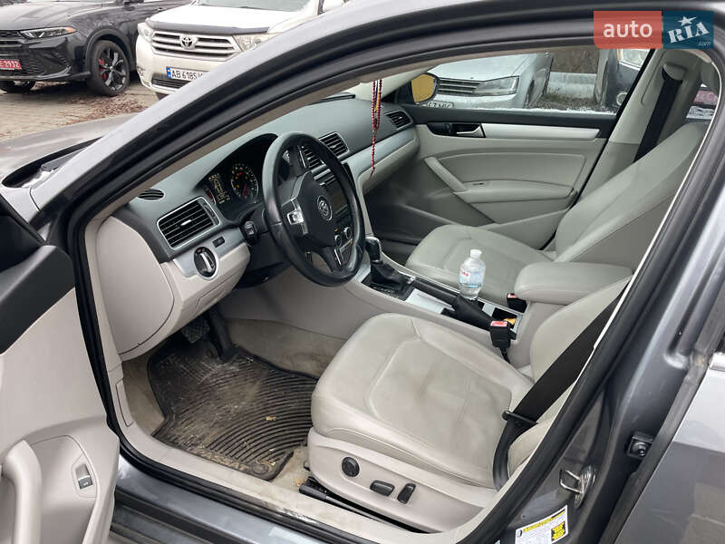 Седан Volkswagen Passat 2012 в Львове