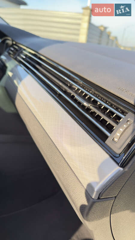 Універсал Volkswagen Passat 2022 в Вараші