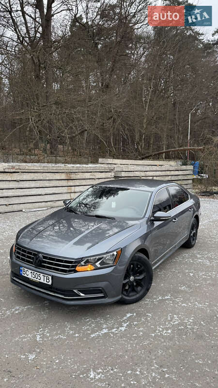 Седан Volkswagen Passat 2016 в Киеве
