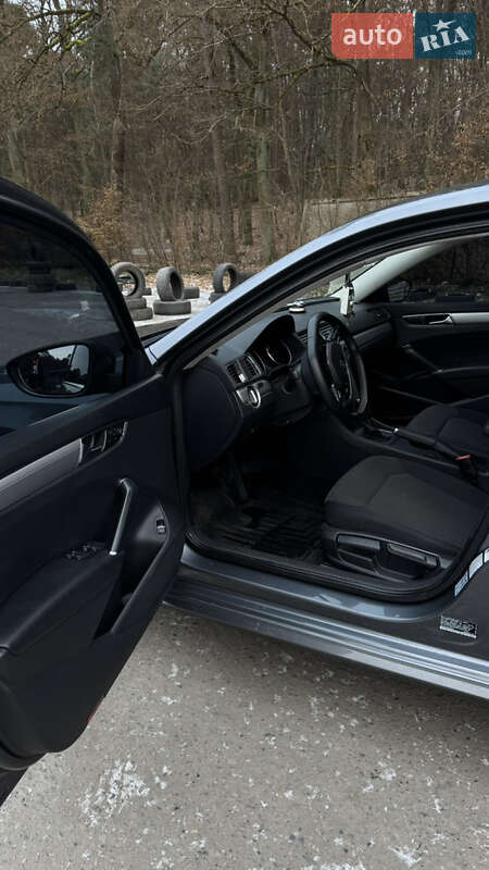 Седан Volkswagen Passat 2016 в Киеве