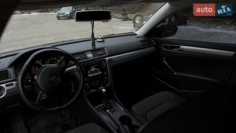 Седан Volkswagen Passat 2016 в Киеве