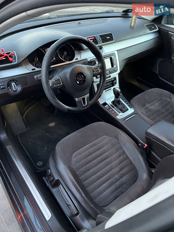 Универсал Volkswagen Passat 2011 в Сарнах