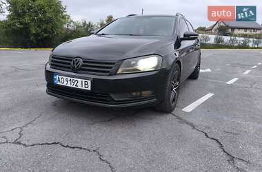 Універсал Volkswagen Passat 2011 в Ужгороді