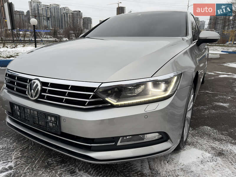 Седан Volkswagen Passat 2015 в Киеве