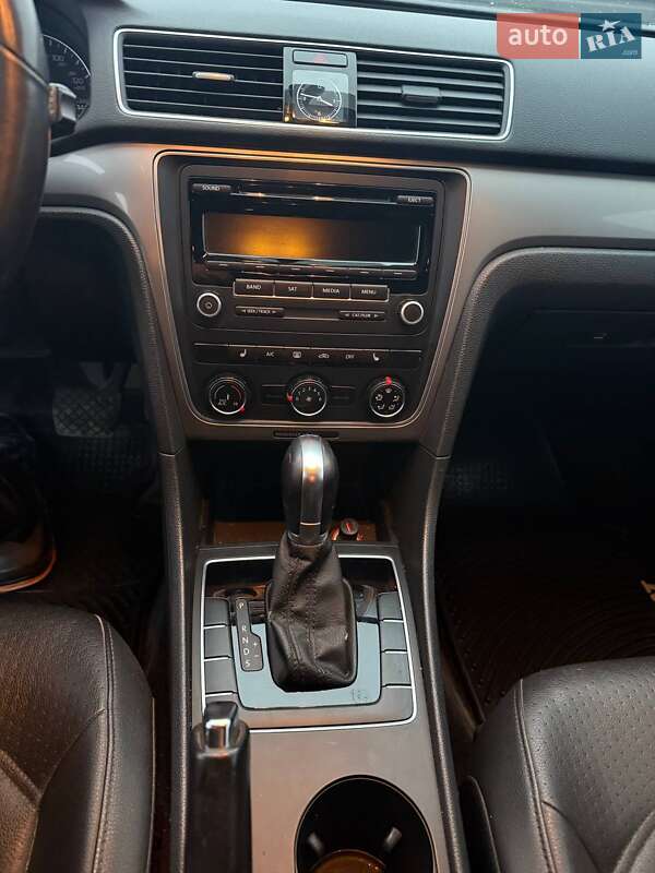 Седан Volkswagen Passat 2015 в Ірпені фото 14 Седан Volkswagen Passat 2015 в Ірпені