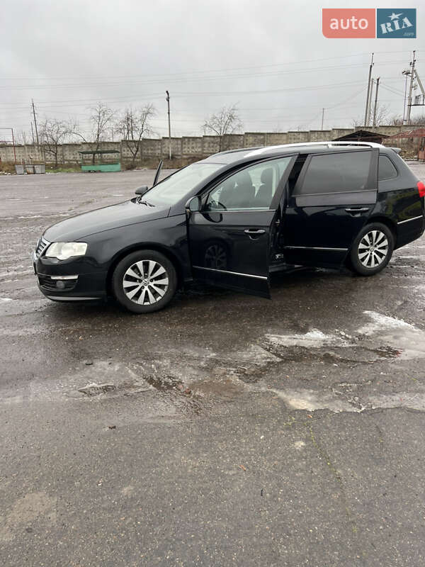 Універсал Volkswagen Passat 2010 в Радивиліві