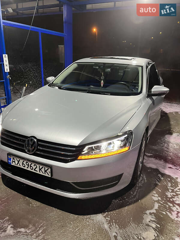 Седан Volkswagen Passat 2011 в Харкові