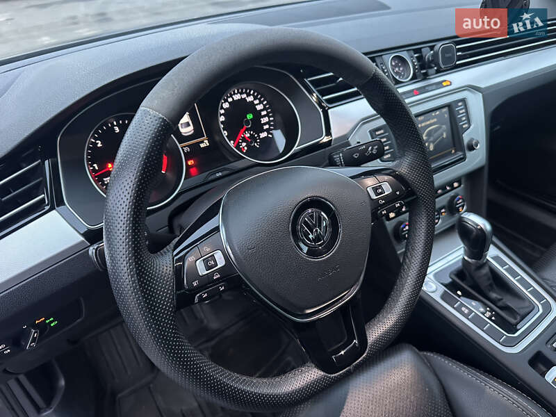 Седан Volkswagen Passat 2015 в Кривому Розі
