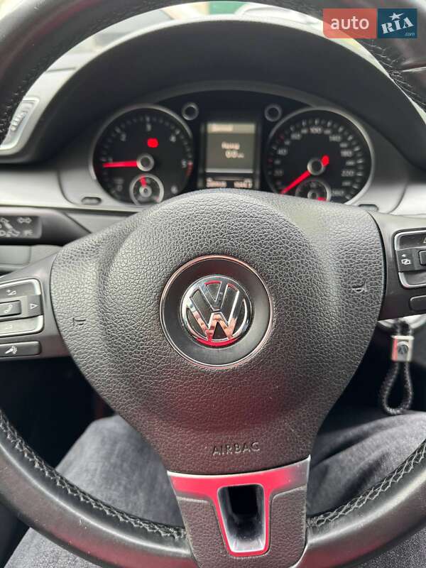 Универсал Volkswagen Passat 2014 в Одессе