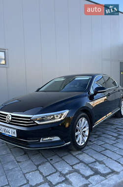 Седан Volkswagen Passat 2016 в Ужгороде