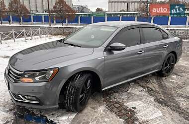 Седан Volkswagen Passat 2017 в Днепре
