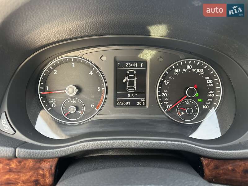 Седан Volkswagen Passat 2012 в Луцке