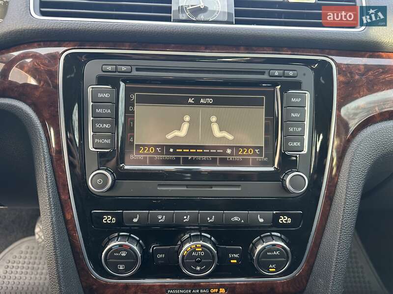 Седан Volkswagen Passat 2012 в Луцке