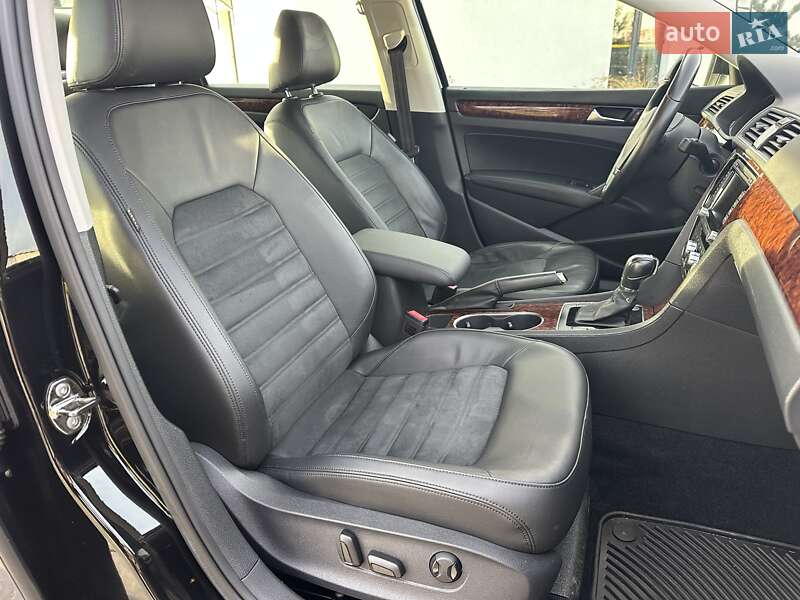 Седан Volkswagen Passat 2012 в Луцке