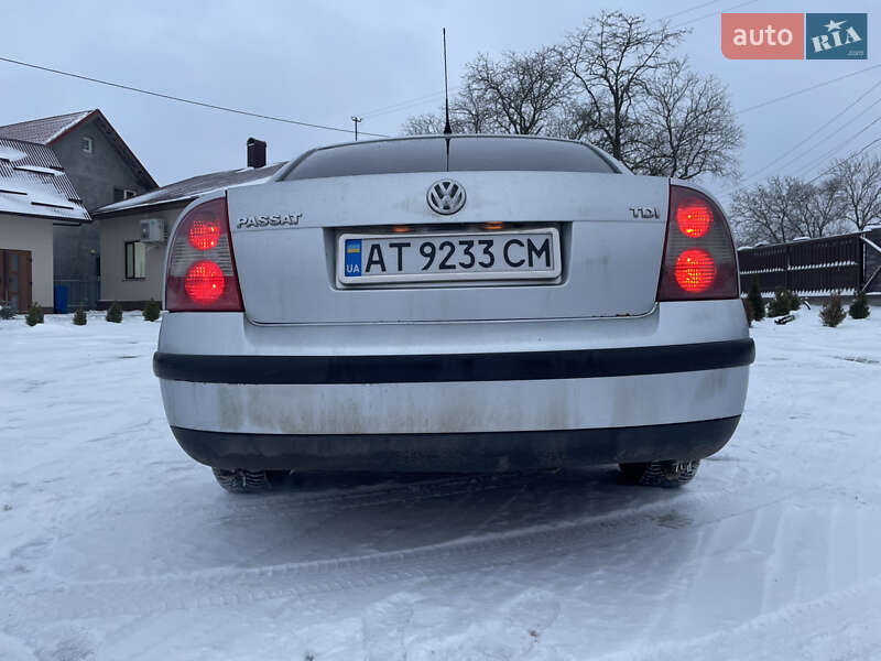 Седан Volkswagen Passat 2002 в Городенці
