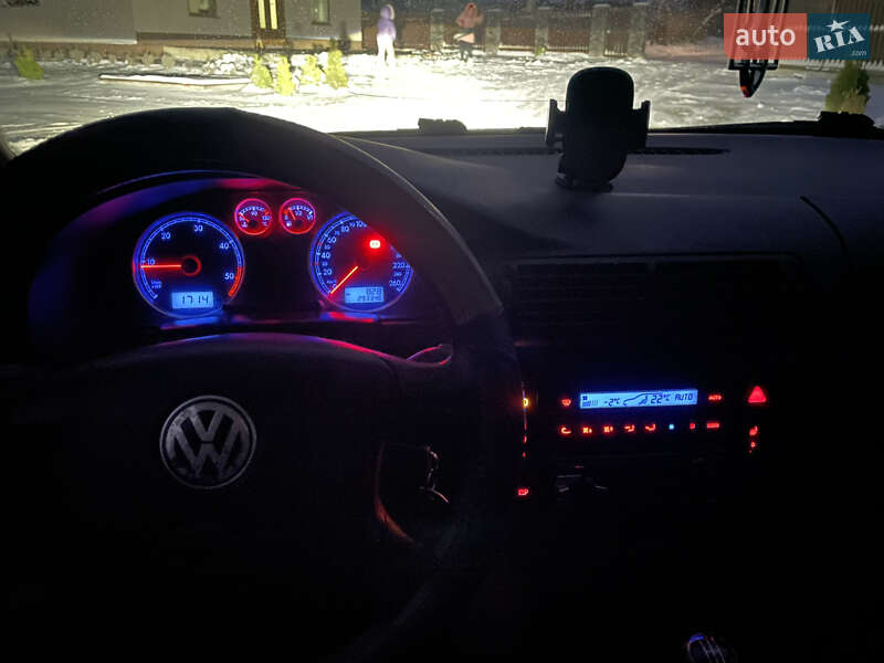 Седан Volkswagen Passat 2002 в Городенці