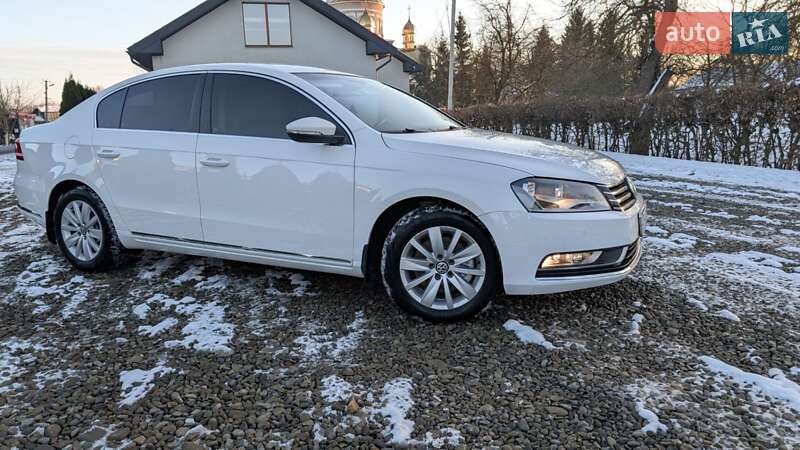 Седан Volkswagen Passat 2013 в Ивано-Франковске