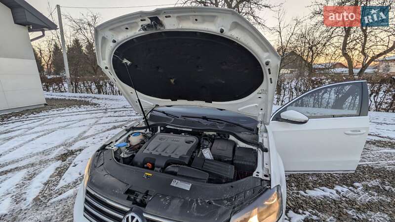 Седан Volkswagen Passat 2013 в Ивано-Франковске
