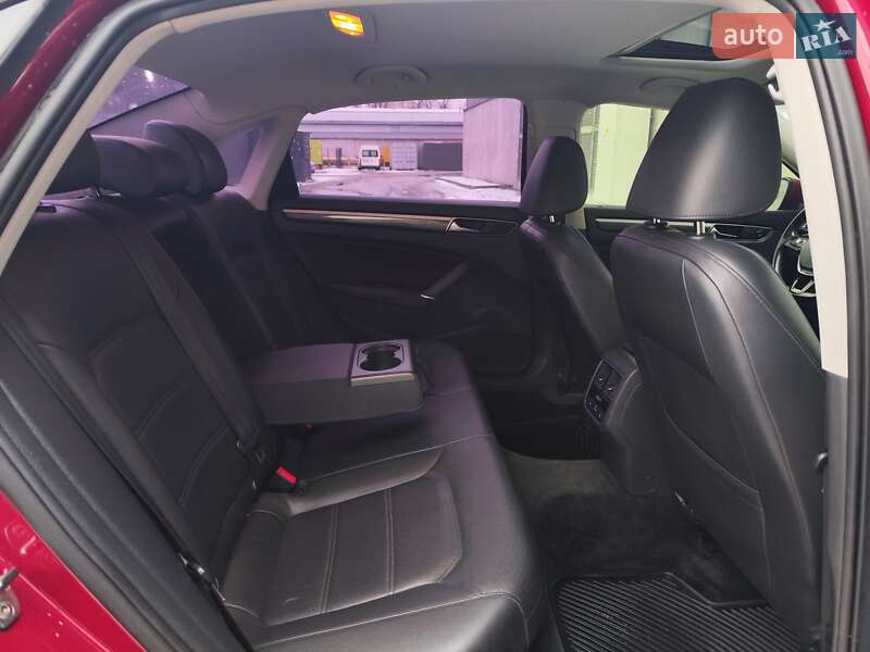 Седан Volkswagen Passat 2017 в Києві