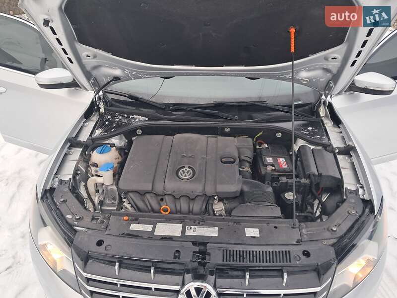 Седан Volkswagen Passat 2012 в Черкасах