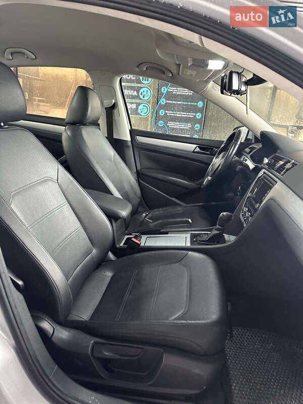 Седан Volkswagen Passat 2011 в Звягеле фото 16 Седан Volkswagen Passat 2011 в Звягеле