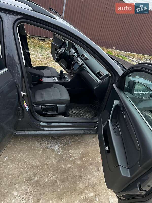 Універсал Volkswagen Passat 2011 в Львові