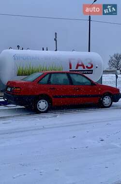 Седан Volkswagen Passat 1991 в Кременце