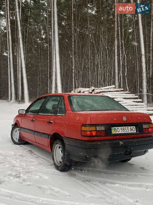 Седан Volkswagen Passat 1991 в Кременце