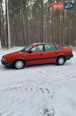 Седан Volkswagen Passat 1991 в Кременце