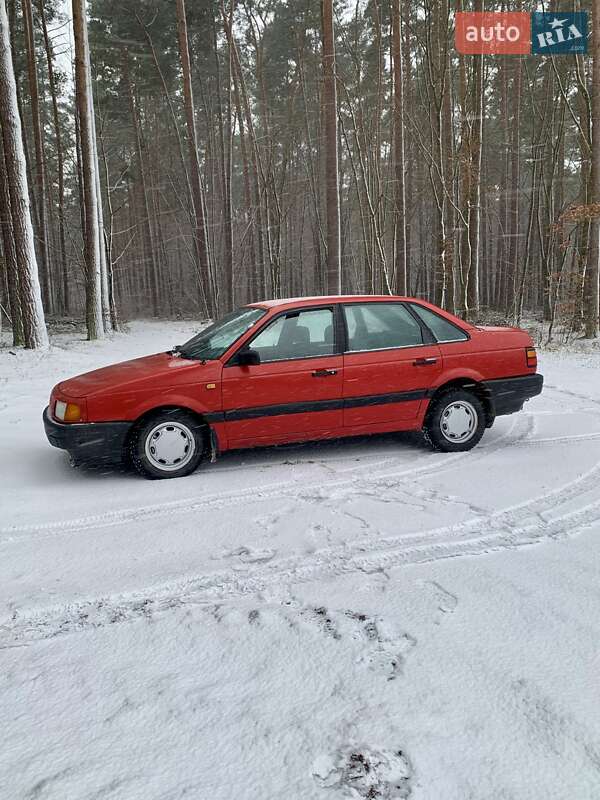 Седан Volkswagen Passat 1991 в Кременце
