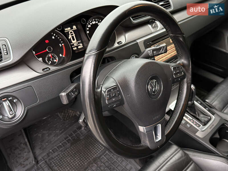 Универсал Volkswagen Passat 2012 в Дрогобыче