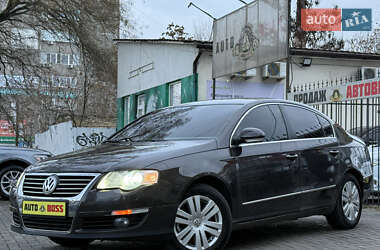 Седан Volkswagen Passat 2006 в Николаеве