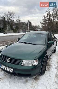 Седан Volkswagen Passat 1997 в Обухове